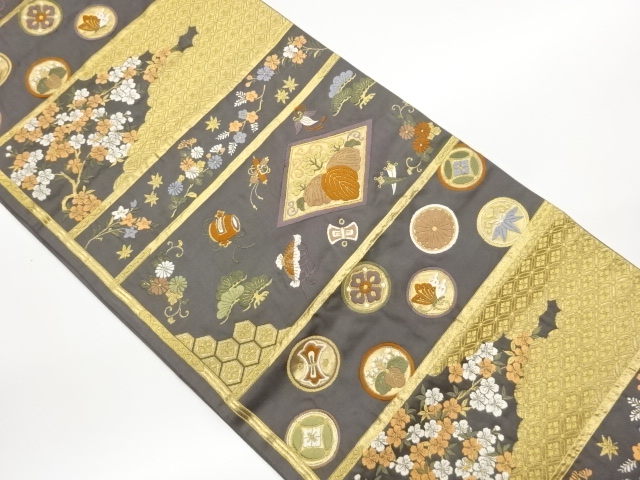 JAPANESE KIMONO / JAPANESE TRADITIONAL PATTERN / FLOWERS / GRASS THE H